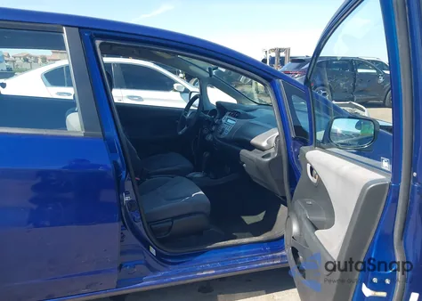 2010 Honda Fit z USA, uszkodzony, nr VIN JHMGE8H27AS019413